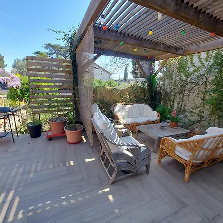 Dans Grande Maison Paisible *
